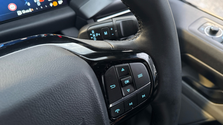 Ford Tourneo Custom 320 L2 Diesel Fwd 2.0 EcoBlue 136ps H1 Zetec 8 seater Auto